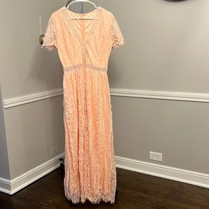 Women's V Neck Floral Lace Long, Short Sleeve Dress (Size Medium)